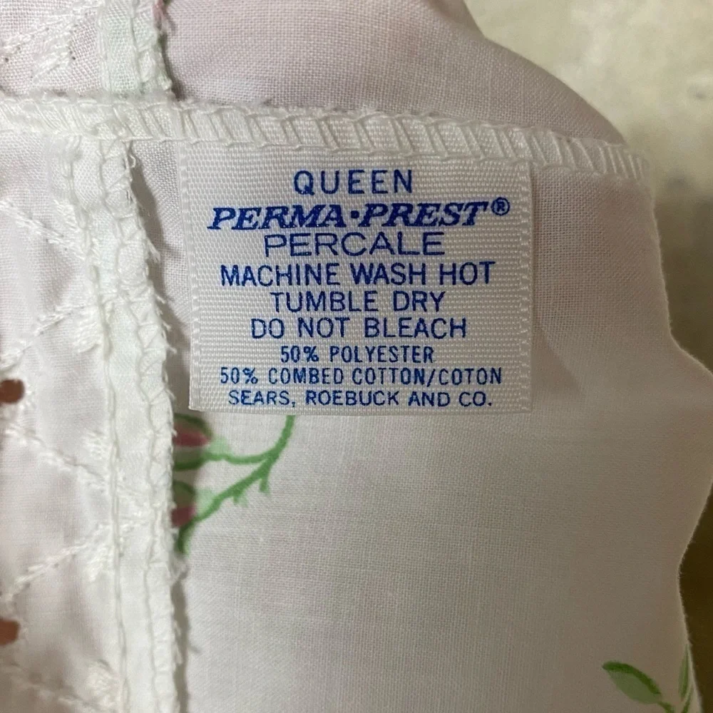 Vintage sears white ditzy Floral lace eyelet standard pillow case pair